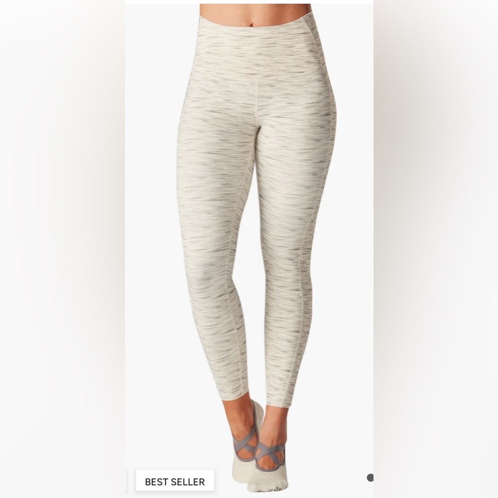 Tavi Hogh Waisted Eyelet 7/8 Yoga Leggings